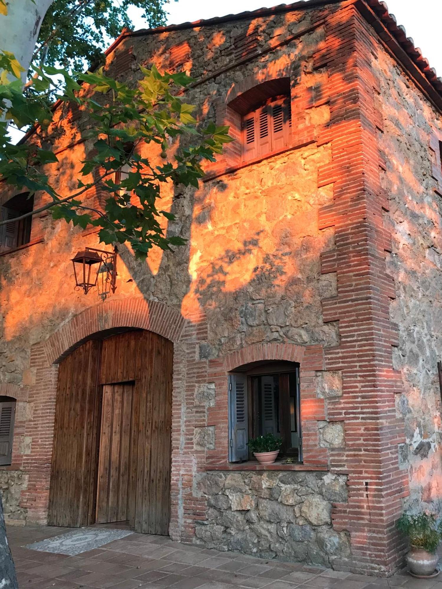 Le Mas Petit Thuir Exterior photo